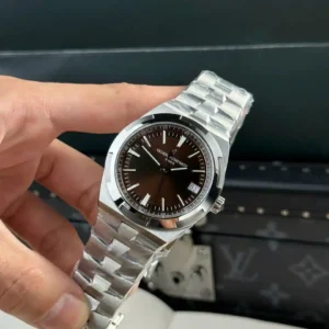 Alternative view of Vacheron Constantin Overseas 4500V110A-B146 41mm – VIP Version
