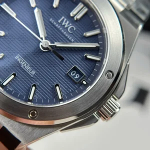 IWC Ingenieur IW328907 Gets a Classic Blue Dial 40mm – VIP Version - Görsel 4