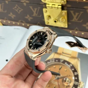 Hublot Classic Fusion Orlinski King Gold Alternative Pavé 550.OS.1800.RX.1804.ORL19 40mm – VIP VERSION - Görsel 4