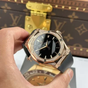 Alternative view of Hublot Classic Fusion Orlinski King Gold Alternative Pavé 550.OS.1800.RX.1804.ORL19 40mm – VIP VERSION