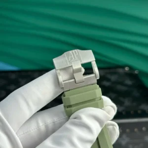 Audemars Piguet Royal Oak Offshore Diver 15720ST 42mm Green Dial – VIP Version - Görsel 8
