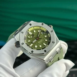 Audemars Piguet Royal Oak Offshore Diver 15720ST 42mm Green Dial – VIP Version - Görsel 4