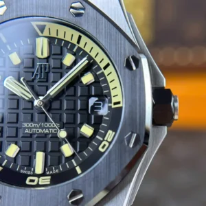 Audemars Piguet Royal Oak Offshore Diver 15720ST 42mm Black Dial – VIP Version - Görsel 6