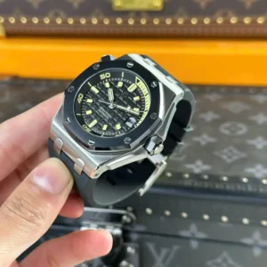 Audemars Piguet Royal Oak Offshore Diver 15720ST 42mm Black Dial – VIP Version - Görsel 5