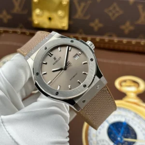 Hublot Classic Fusion 42mm Sundunt Dial Titanium – VIP Version - Görsel 4