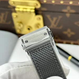 Hublot Classic Fusion Essential Grey 42mm Titanium – VIP Version - Görsel 4