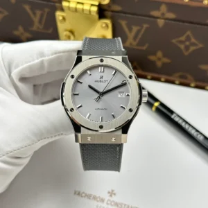 Hublot Classic Fusion Essential Grey 42mm Titanium – VIP Version - Görsel 9