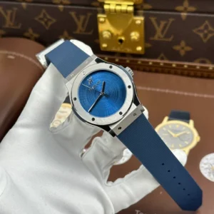 Hublot Classic Fusion Boutique Pisa 1940 Edition Titanium  42mm – VIP Version - Görsel 3