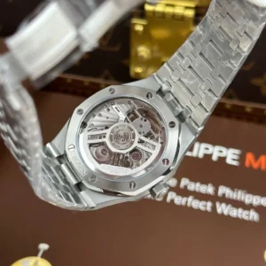 Audemars Piguet Royal Oak Flying Tourbillon 26530TI.OO.1220TI.01 41mm – VIP Version - Görsel 9