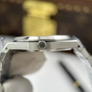 Audemars Piguet Royal Oak Frosted Gold Double Balance Wheel Openworked 41mm benzen Baugette – VIP VERSION - Görsel 6